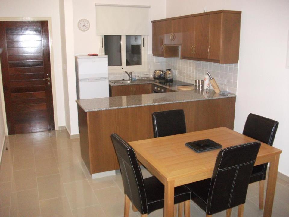 קורל ביי Marina Hilltop מראה חיצוני תמונה